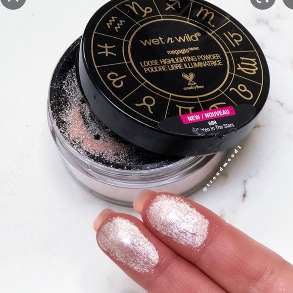 Written In The Stars MegaGlo Loose Highlighting Powder - Picture 6 of 11